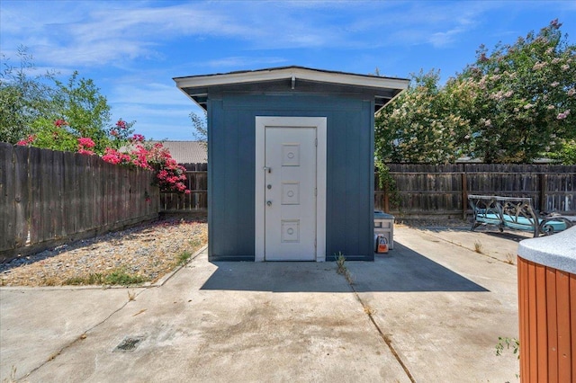 3673 N Denali Ave, Fresno, CA 93727 - view of shed featuring a fenced backyard