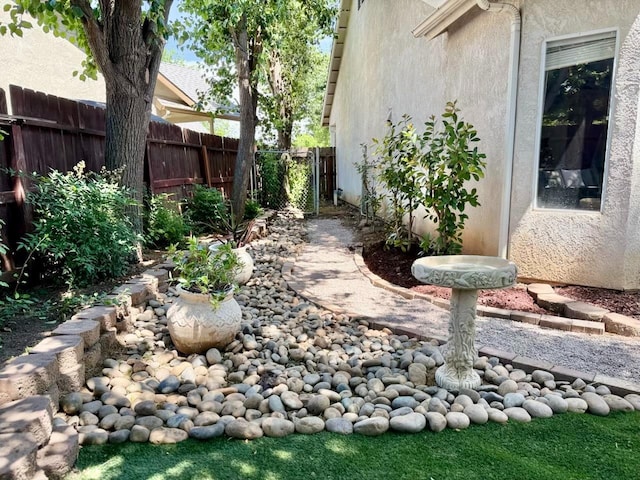 10223 N Price Ave, Fresno, CA 93730 - view of yard