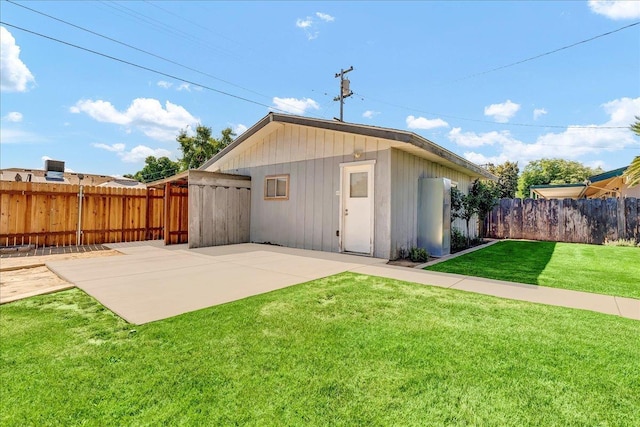 1408 S Hope Ave, Reedley, CA 93654 - view of outbuilding with a fenced backyard