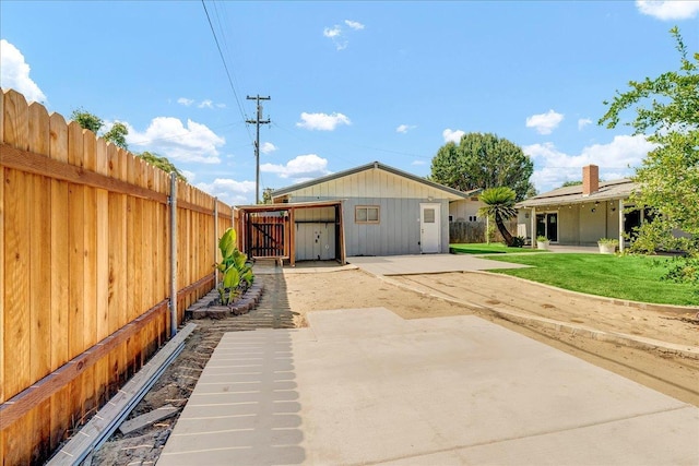 1408 S Hope Ave, Reedley, CA 93654 - exterior space featuring a patio area