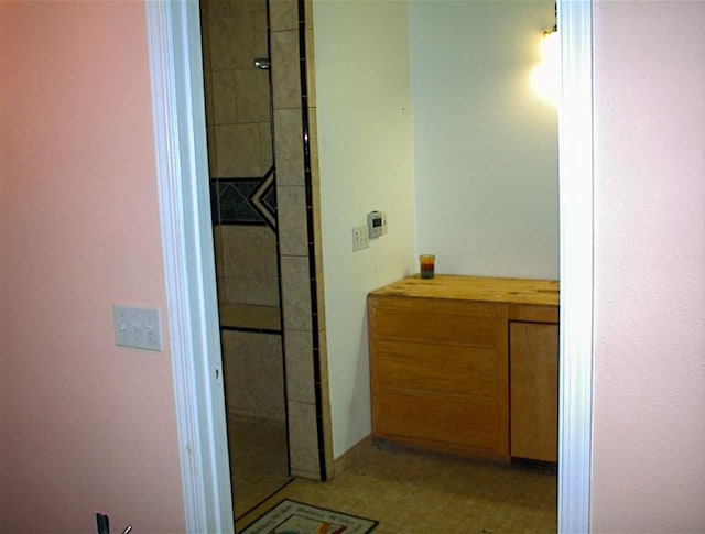 34937 Bronco Ln, Yokuts Valley, CA 93675 - view of bathroom