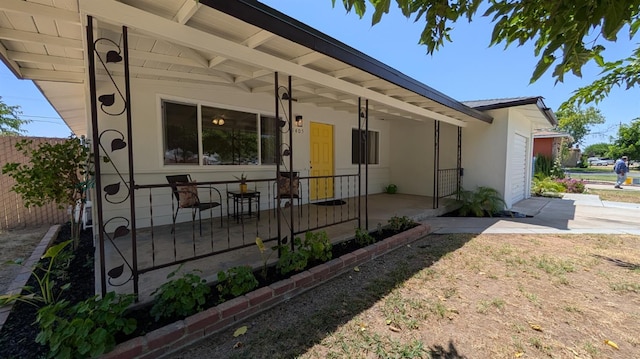1405 N Lake St, Madera, CA 93638 - view of property exterior with covered porch