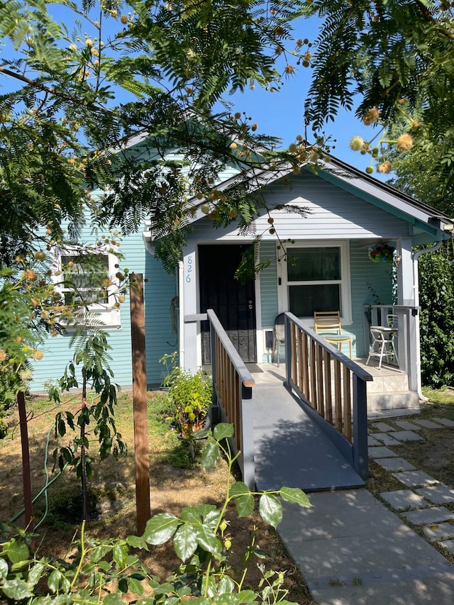 826 N W St, Visalia, CA 93291 - view of front of house with covered porch