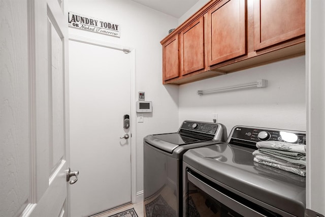 2148 N Ivanhoe Ave, Fresno, CA 93722 - laundry room featuring washing machine and dryer and cabinet space