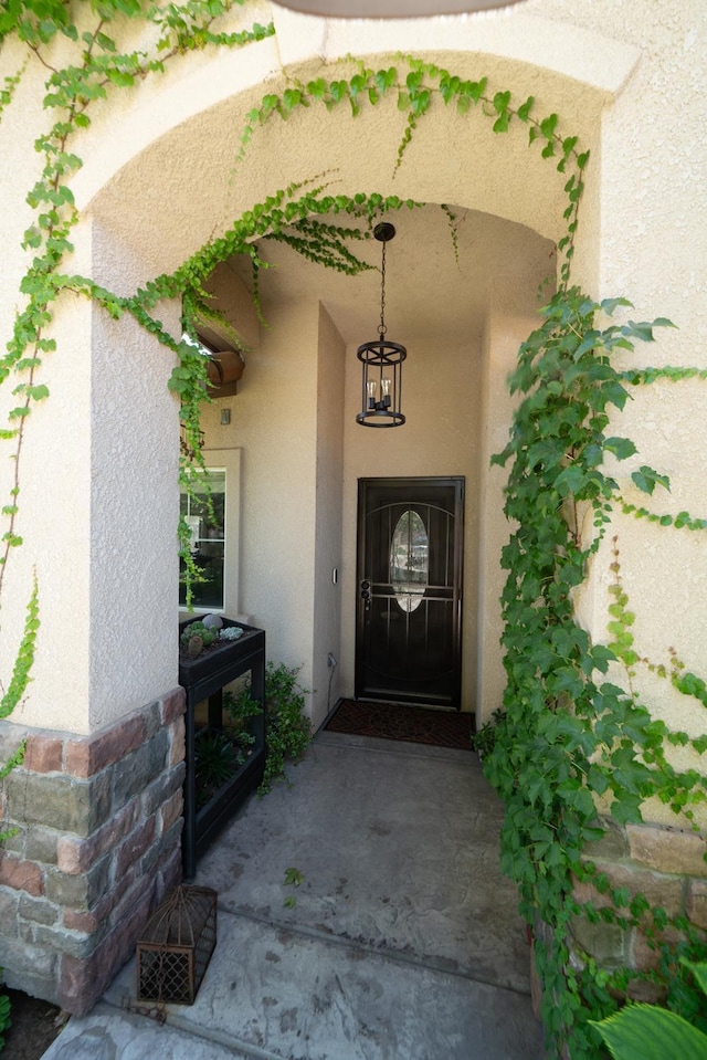 2148 N Ivanhoe Ave, Fresno, CA 93722 - entrance to property with stucco siding