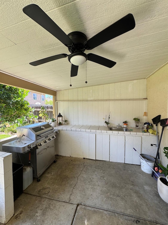 605 W Russell Ave, Visalia, CA 93277 - view of patio with exterior kitchen and ceiling fan