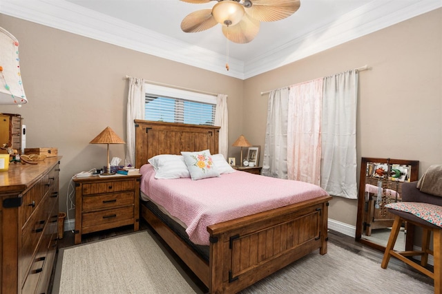242 Hamlet St, Lemoore, CA 93245 - bedroom featuring light wood-style floors, crown molding, and a ceiling fan