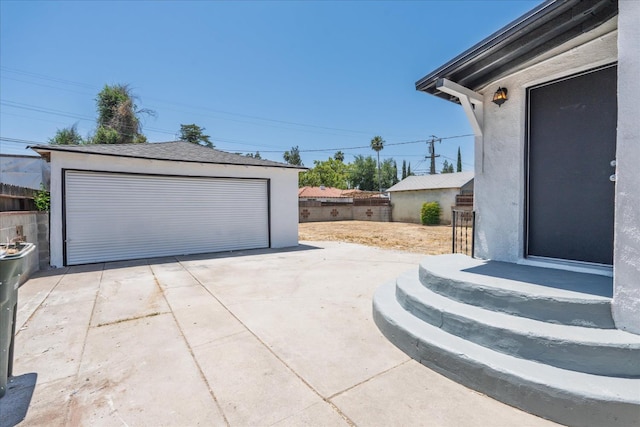 2012 E Clinton Ave, Fresno, CA 93703 - view of detached garage