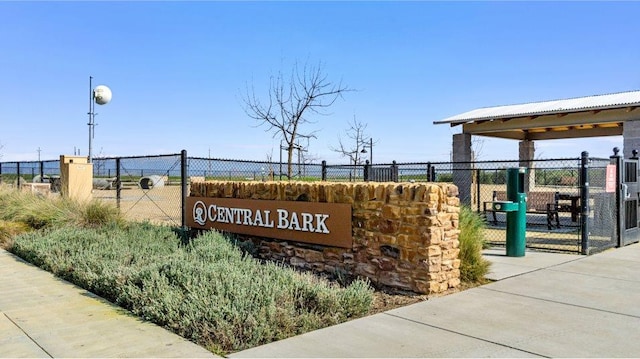 165 Timberline Way S, Madera, CA 93636 - view of community featuring a gate