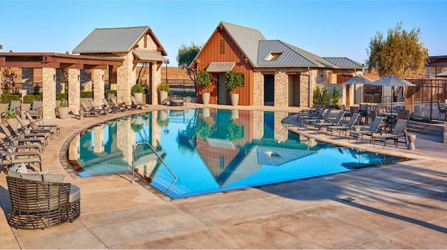 165 Timberline Way S, Madera, CA 93636 - community pool with a patio area