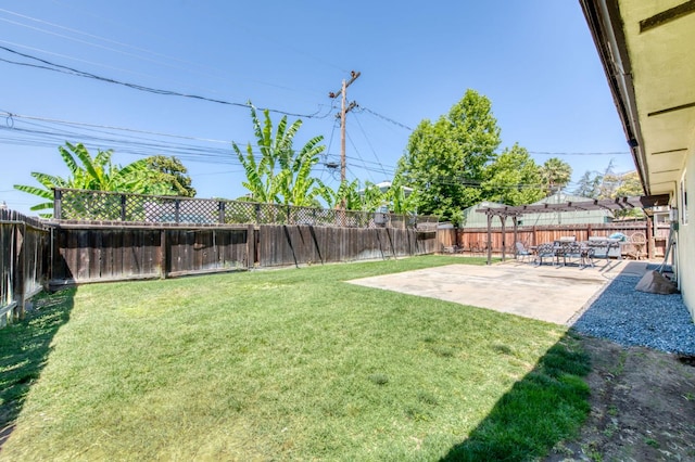 447 W Scott Ave, Clovis, CA 93612 - fenced backyard featuring a patio area