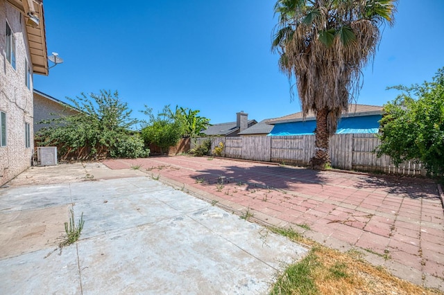 3340 N Dante Ave, Fresno, CA 93722 - fenced backyard featuring a patio