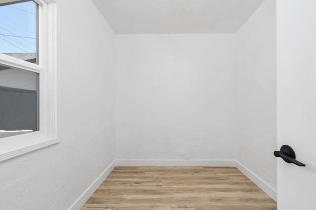 1022 N Carruth Ave, Fresno, CA 93728 - additional living space with light wood-type flooring and baseboards