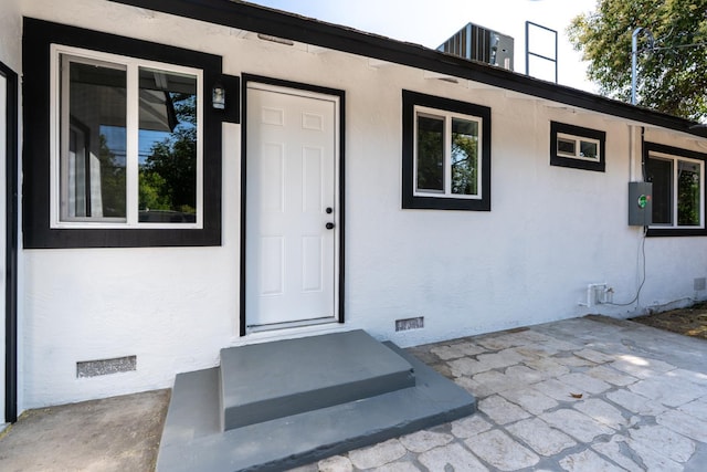 1934 W Pontiac Way, Fresno, CA 93705 - property entrance featuring crawl space and stucco siding