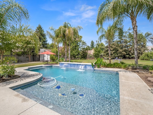180 N Anderson Ave, Clovis, CA 93612 - view of swimming pool