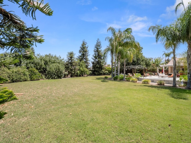 180 N Anderson Ave, Clovis, CA 93612 - view of green lawn with a gazebo