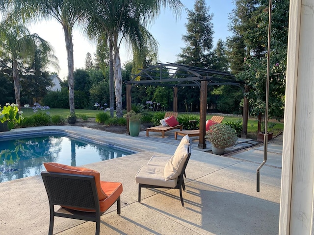 180 N Anderson Ave, Clovis, CA 93612 - swimming pool with a pergola and a patio