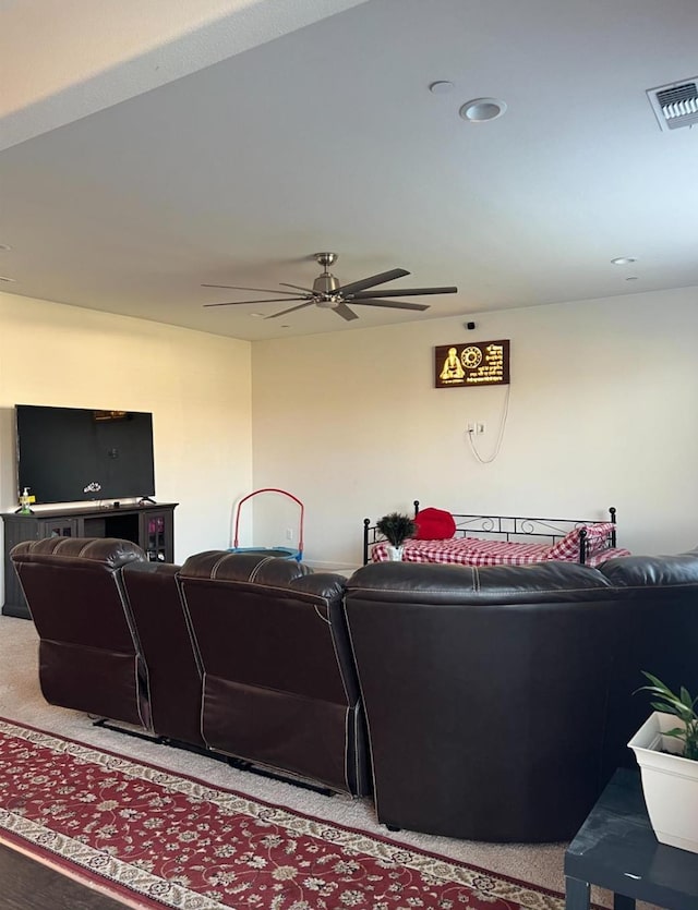 4542 N Casey Ave, Fresno, CA 93723 - carpeted living room featuring ceiling fan
