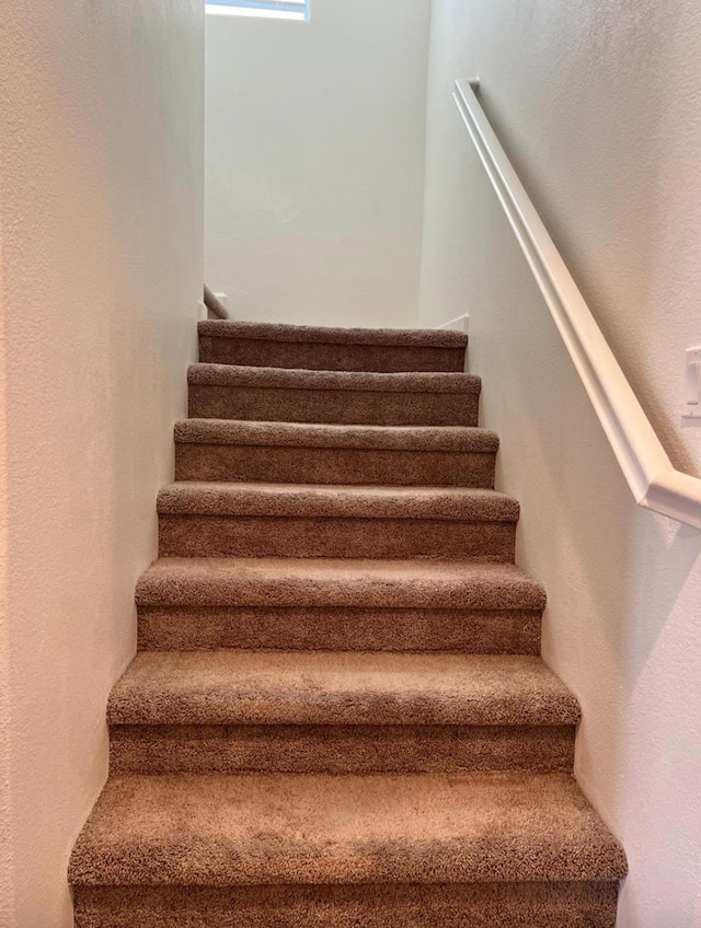 4542 N Casey Ave, Fresno, CA 93723 - view of stairs