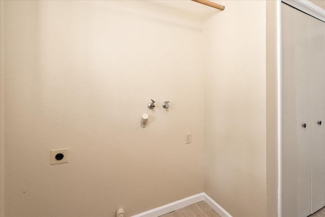 42617 John Muir Dr, Coarsegold, CA 93614 - laundry area featuring gas dryer hookup, hookup for an electric dryer, and washer hookup