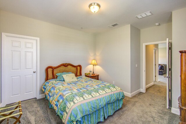 2286 N Janice Ave, Fresno, CA 93737 - bedroom featuring carpet and baseboards