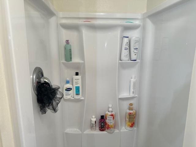 5509 E Crescent Ave, Fresno, CA 93727 - bathroom view of a shower