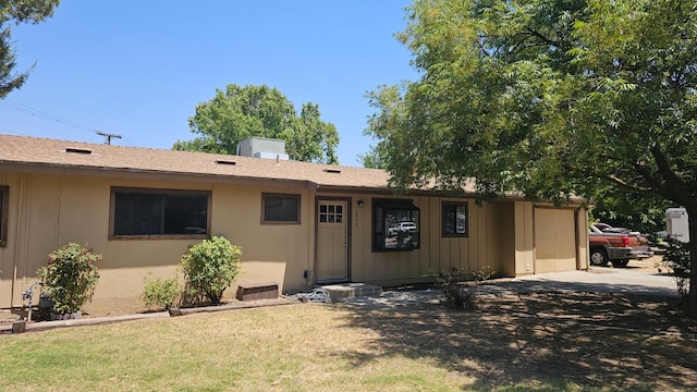 5509 E Crescent Ave, Fresno, CA 93727 - single story home with a front yard