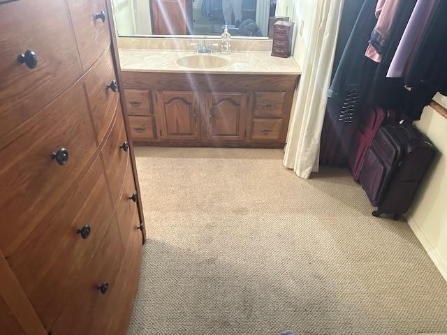 5509 E Crescent Ave, Fresno, CA 93727 - bathroom featuring vanity