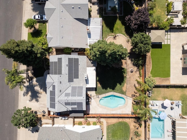 2111 Birch Ave, Clovis, CA 93611 - drone / aerial view of a pool area