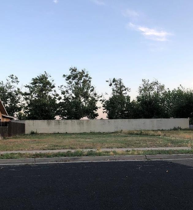 318 E El Monte Ct, Madera, CA 93637 - photo 4