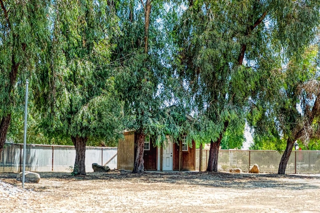 5578 E Perrin Rd, Clovis, CA 93619 - view of yard with an outdoor structure