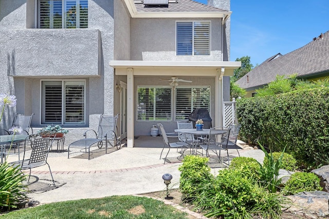 3075 W Silverhill Ln, Fresno, CA 93711 - view of patio / terrace featuring a ceiling fan