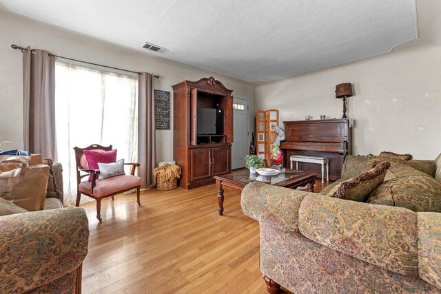 642 N Manor St, Tulare, CA 93274 - photo 6