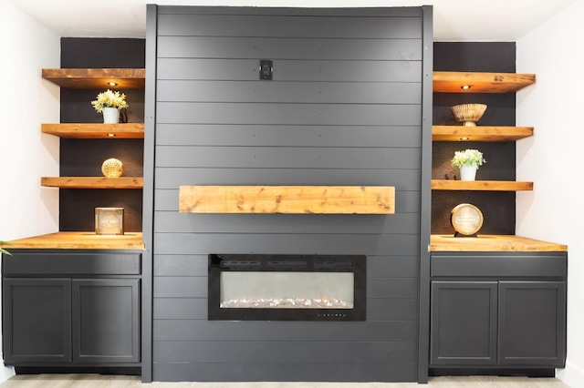 438 E Cortland Ave, Fresno, CA 93704 - detailed view of a large fireplace
