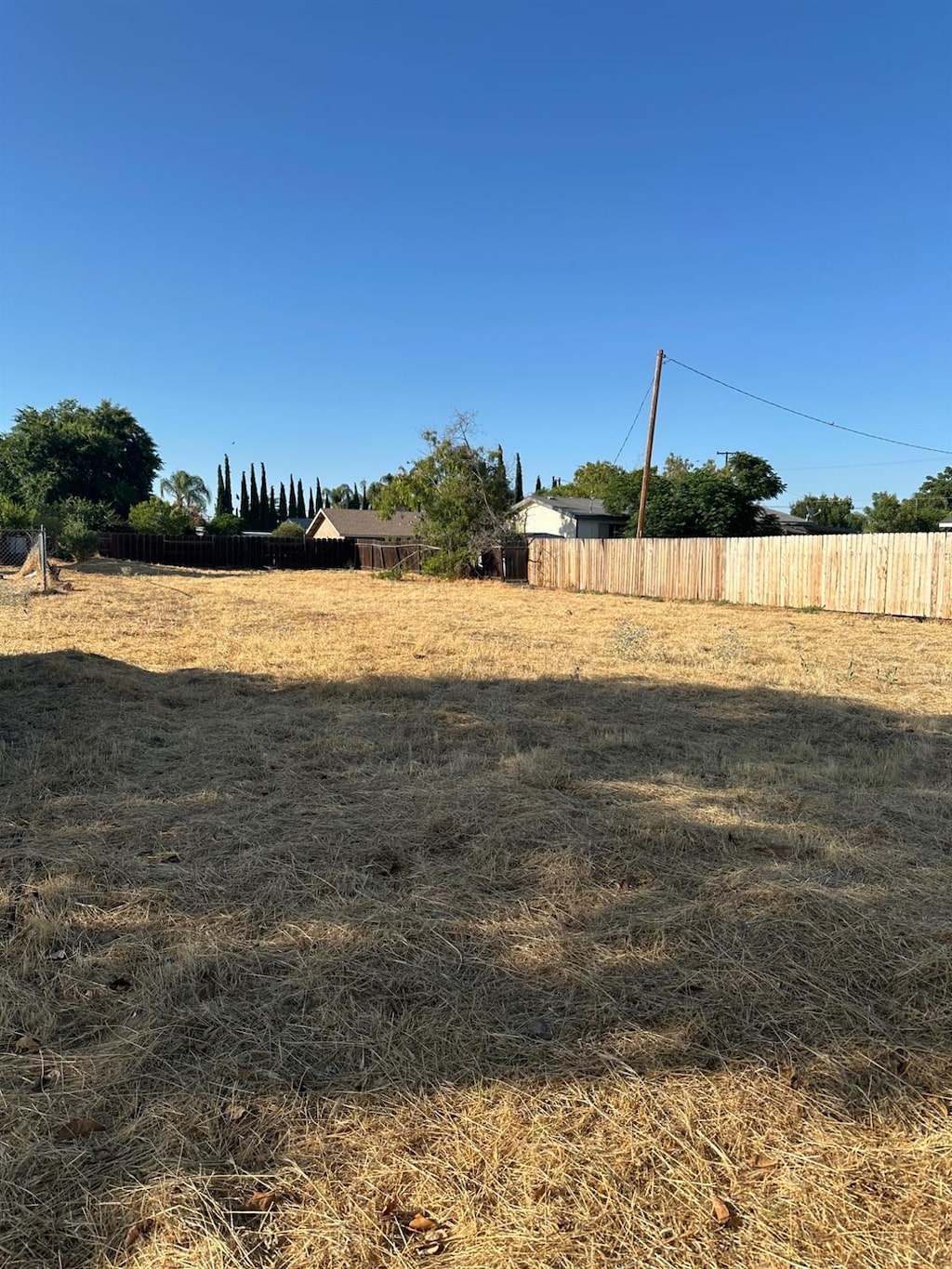 1117 S A St, Madera, CA 93638 - photo 2