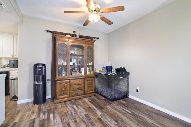 9544 N Whitehouse Dr, Fresno, CA 93720 - bar with wood finished floors, a ceiling fan, and dishwasher