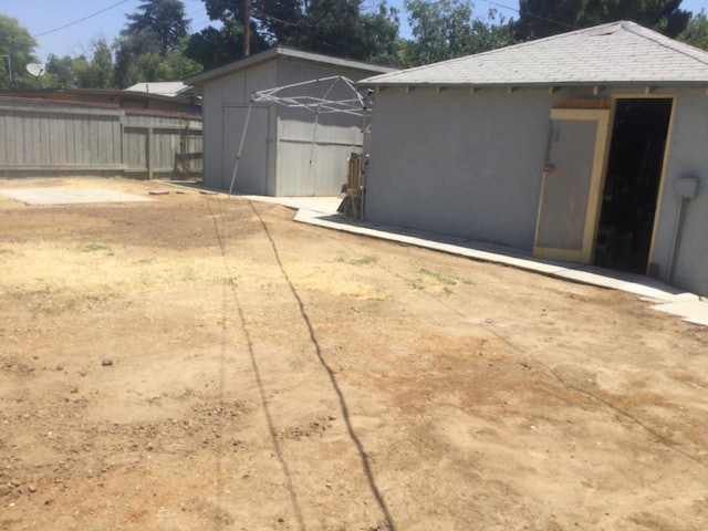 411 E Fountain Way, Fresno, CA 93704 - garage with a shed