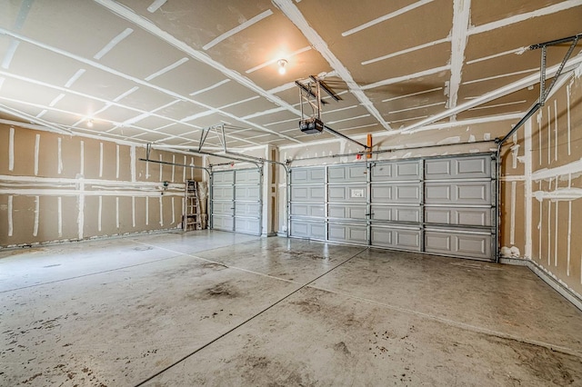 2869 E Brandon Ln, Fresno, CA 93720 - garage with a garage door opener