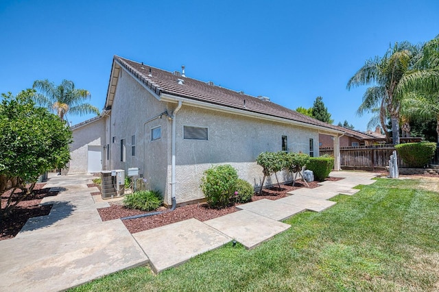 2869 E Brandon Ln, Fresno, CA 93720 - view of property exterior with stucco siding