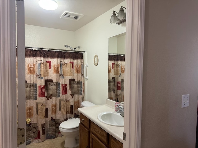 2260 N Hanover Ave, Fresno, CA 93722 - full bath featuring vanity, tile patterned flooring, and curtained shower
