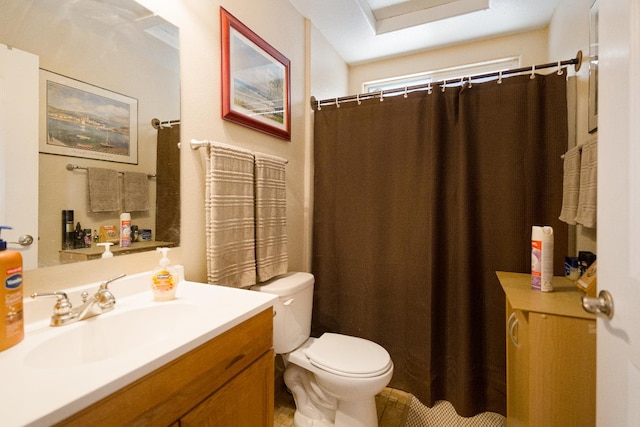 51 E Tuolumne St, Fresno, CA 93706 - bathroom with vanity and a shower with curtain