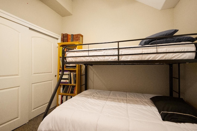 51 E Tuolumne St, Fresno, CA 93706 - bedroom featuring dark carpet