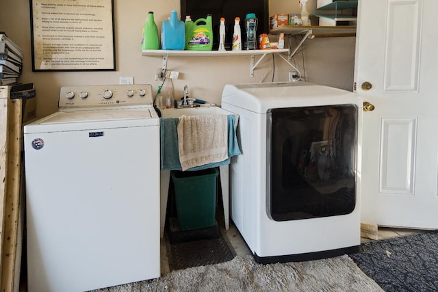 51 E Tuolumne St, Fresno, CA 93706 - laundry room with a sink and separate washer and dryer