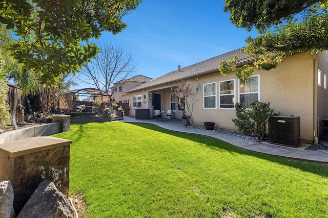 2639 Maine Ave, Clovis, CA 93619 - view of yard featuring a patio and an outdoor hangout area