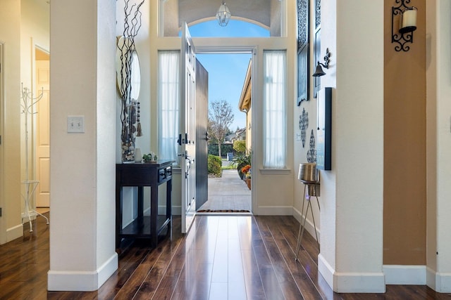 2639 Maine Ave, Clovis, CA 93619 - foyer entrance featuring dark wood-style flooring and baseboards