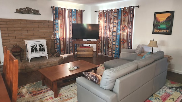 40885 Elliott Dr, Oakhurst, CA 93644 - living room featuring wood finished floors