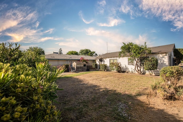 211 S 4th St, Fowler, CA 93625 - view of green lawn