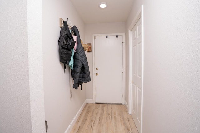 318 San Madele Ave, Coalinga, CA 93210 - hall featuring light wood-style floors and recessed lighting
