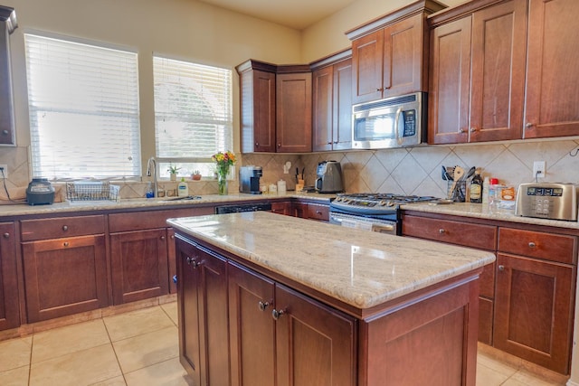7951 N Fine Ave, Fresno, CA 93720 - photo 4