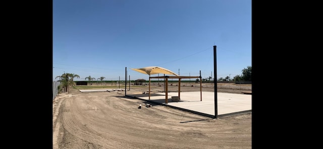 70 E Harlan Ave, Laton, CA 93242